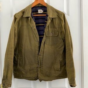 Flint and Tinder’s flannel-lined iconic men’s trucker jacket